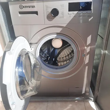 1 Bedroom Flat On The 2nd Floor