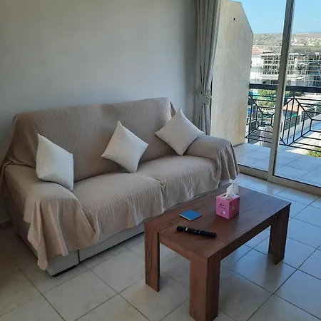 1 Bedroom Flat On The 2nd Floor Appartement